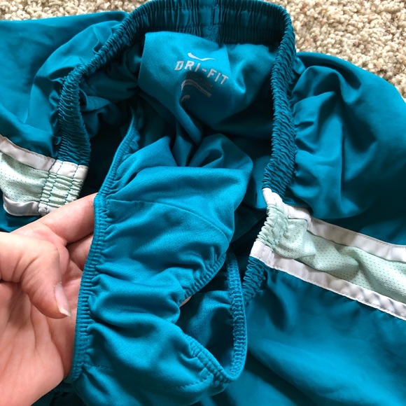 Nike Dri-Fit Women's Athletic Shorts Size M - Picture 6 of 10